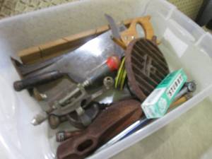 lot 29 image: (RM2) Assorted Vintage Tools Etc Se...