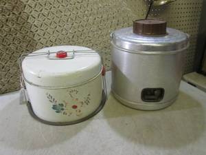 lot 39 image: (A-2) Vintage Metal CakePie Carrie...
