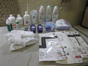 lot 96 image: (CS) Lot of Assorted Personal Care ...