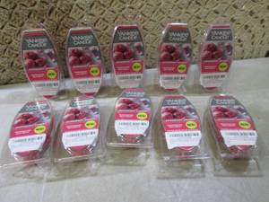 lot 101 image: (CS) 10 Packs of Yankee Candle Frag...