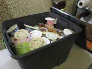 lot 116 image: (RM2) Tote Full of Assorted Party S...
