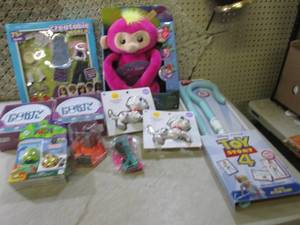 lot 123 image: (EW3) Assorted Tays and Games...