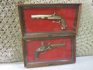 lot 135 image: (F-0) Vintage Flintlock Pistol Wall...