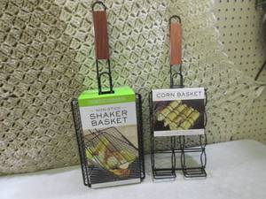 lot 173 image: (CAC) Non-Stick Shaker Basket and C...