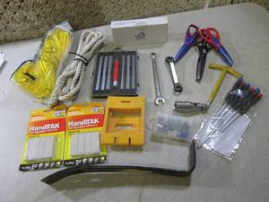 lot 200 image: (BS) Hand Tools Craft Scissors Rope...