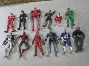 lot 220 image: (F-0) 12 Assorted Toy Action Figure...