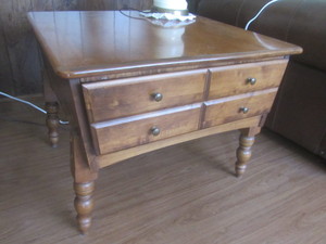 lot 35 image: Maple End Table