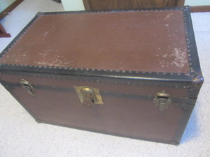 lot 24 image: Antique Trunk