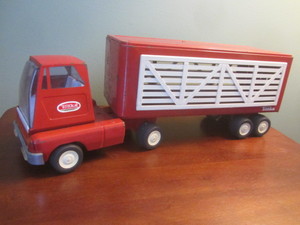 lot 53 image: Tonka Livestock Semi