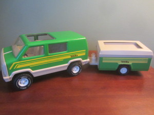 lot 55 image: Tonka Popup Trailer & Van