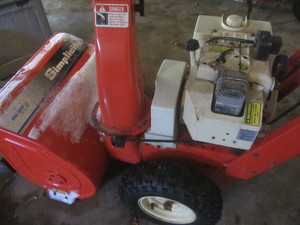 lot 2 image: Simplicity Snowblower