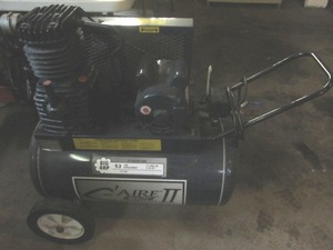 lot 3 image: Portable Air Compressor