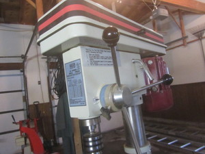 lot 4 image: Drill Press - 16 Speed