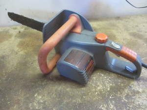 lot 73 image: Electric Chainsaw