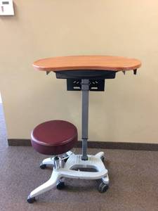 lot 3 image: WOWOW $2600 CARSTENS&nbspLinkT Premium Mobile Laptop Cherry Oak Bean Top Desk and Workstation  Height Adjustable from 28.75 to 42 WStool, Drawer & Storage Basket - Great Condition