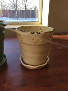 lot 21 image: Lot Of 2 Ceramic Planter Pots - Great Condition - No Chips