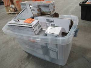 lot 601 image: WHOLESALE MIXED BIN OF MISCELLANEOUS COMMERCIAL AND RESIDENTIAL DOOR CLOSERS