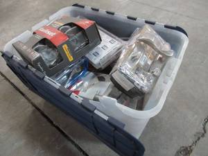 lot 604 image: WHOLESALE MIXED BIN OF MISCELLANEOUS DOOR KNOBS AND OTHER DOOR HARDWARE