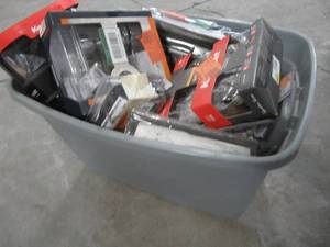 lot 611 image: WHOLESALE MIXED BIN OF MISCELLANEOUS DOOR KNOBS AND OTHER DOOR HARDWARE