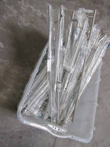 lot 613 image: WHOLESALE MIXED BIN OF MISCELLANEOUS CABINET & DRESSER DRAWERDOOR PULLS