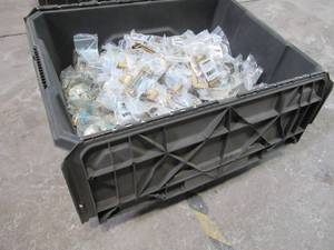 lot 617 image: WHOLESALE MIXED BIN OF MISCELLANEOUS CABINET & DRESSER DRAWERDOOR PULLS