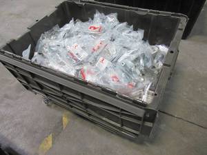 lot 618 image: WHOLESALE MIXED BIN OF MISCELLANEOUS CABINET & DRESSER DRAWERDOOR PULLS