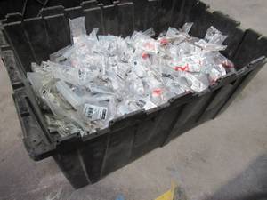 lot 619 image: WHOLESALE MIXED BIN OF MISCELLANEOUS CABINET & DRESSER DRAWERDOOR PULLS