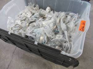 lot 623 image: WHOLESALE MIXED BIN OF MISCELLANEOUS CABINET & DRESSER DRAWERDOOR PULLS
