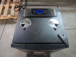 lot 225 image: Masterbuilt Pro MES 130P Bluetooth Digital Electric Smoker MB26073519