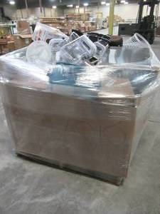 lot 342 image: WHOLESALE MIXED PALLET OF MISCELLANEOUS COOKWARE, BAKEWARE, HOSEWARES AND MORE