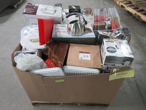 lot 231 image: WHOLESALE MIXED PALLET OF MISCELLANEOUS COOKWARE, KITCHEN ITEMS, POTSPANS AND MORE