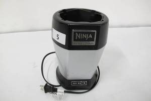 lot 5 image: Nutri Ninja Pro Single Serve Blender Base- Black