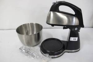 lot 15 image: Hamilton Beach - 6-Speed Classic HandStand Mixer - Silver
