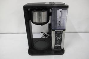 lot 30 image: Ninja Specialty Coffee Maker with Glass Carafe CM401
