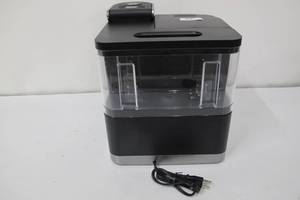 lot 34 image: K-Duo Single Serve & Carafe Coffee Maker