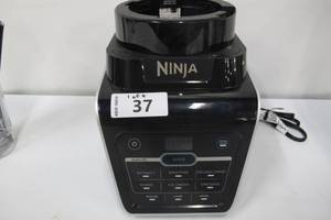 lot 37 image: Ninja - Blender DUO Micro-Juice Blender - Black