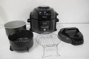 lot 47 image: Ninja - Foodi 6.5qt Digital Multi Cooker - Black