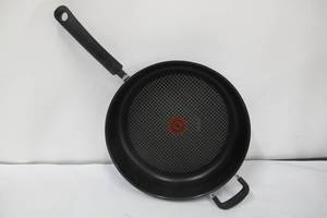 lot 59 image: T-fal 12 inch Saute Pan, Black