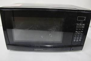 lot 88 image: Insignia - 0.7 Cu. Ft. Compact Microwave - Black