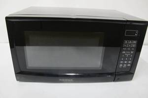 lot 95 image: Insignia - 0.7 Cu. Ft. Compact Microwave - Black