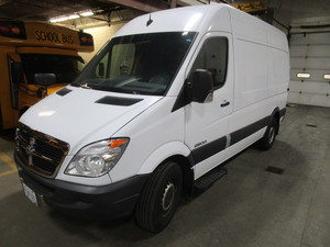 lot 383 image: 2007 DODGE SPRINTER CARGO VAN