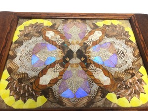 lot 31 image: Excellent Vintage 1930s-40s Deco Inlaid Carved Wood Tray wReal Butterfly Wing Design
