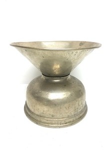 lot 46 image: Antique PULLMAN Railroad Train Car Spittoon