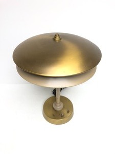 lot 49 image: Vintage Mid Century Flying Saucer Style Metal Table Lamp