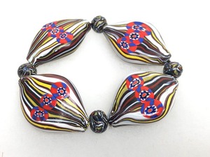 lot 66 image: Vintage Hand Made Art Glass Bead Necklace & 2 Bracelets
