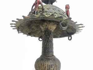 lot 215 image: Early Antique Stupa or Pagoda Form Reliquary wFigures