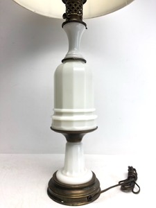 lot 78 image: Quality Vintage 1950s Tall White Glass & Brass Table Lamp wArrow Finial