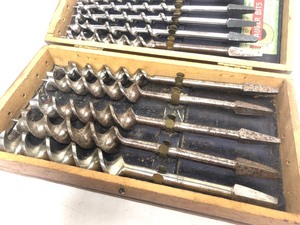 lot 96 image: Set of Antique KEEN KUTTER Auger Bits wCase