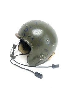 lot 100 image: Vintage Vietnam War Era Tank Operators Helmet