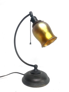 lot 108 image: Antique Signed UNO Brass Desk Lamp w Beautiful Signed QUEZAL Glass Shade